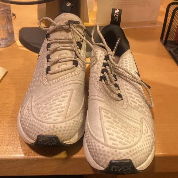 Used - Picture 2 of 4